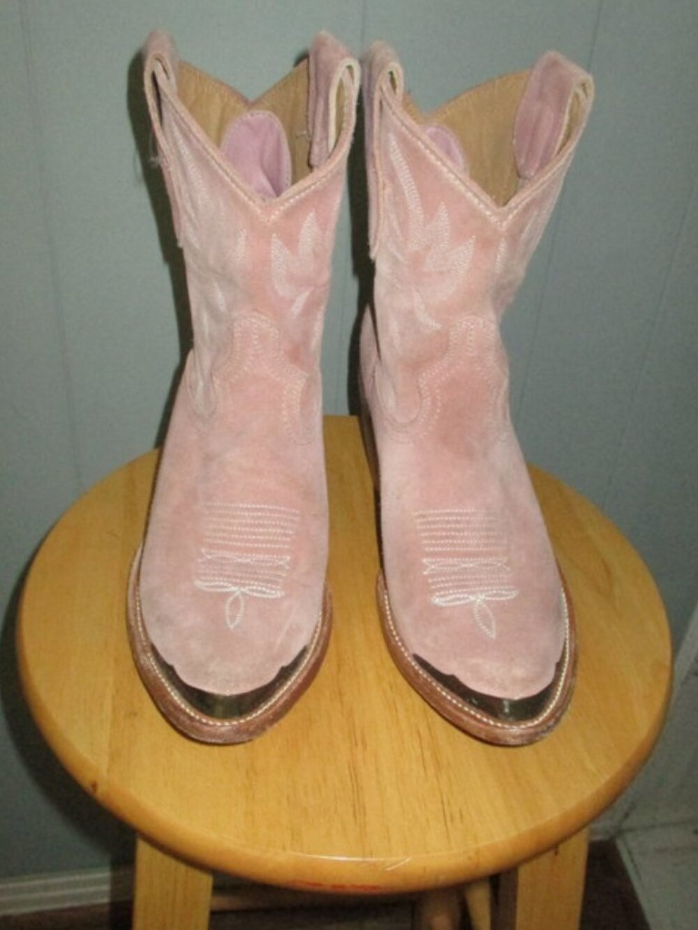 IDYLLWIND Miranda Lambert Pink Suede Boots